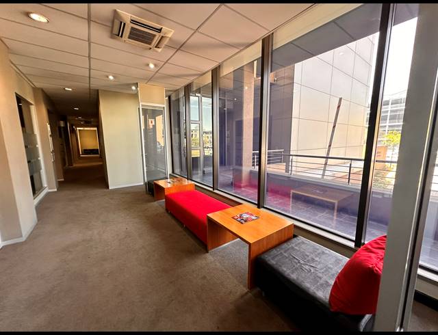 10,386M² OFFICE TO LET IN PARKTOWN